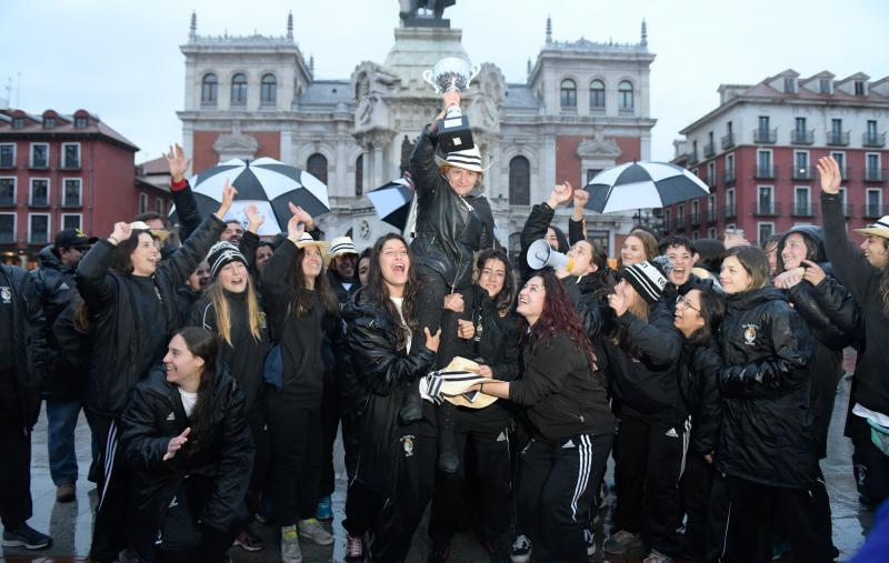 Fotos: Celebración del ascenso de de El Salvador femenino