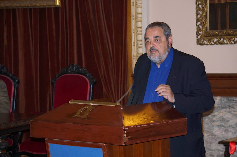 Fotos: Recital poético para celebrar el 75 aniversario del primer pregón de las Siete Palabras