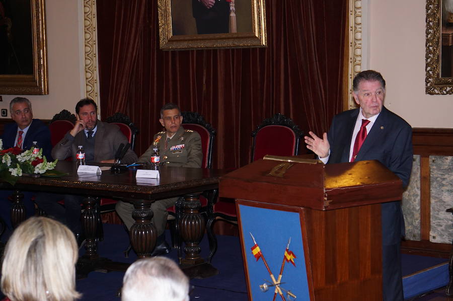 Fotos: Recital poético para celebrar el 75 aniversario del primer pregón de las Siete Palabras