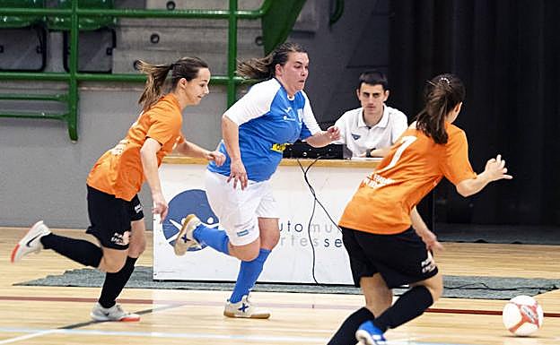 Cris Carré, jugadora del Unami, en un momento del partido.