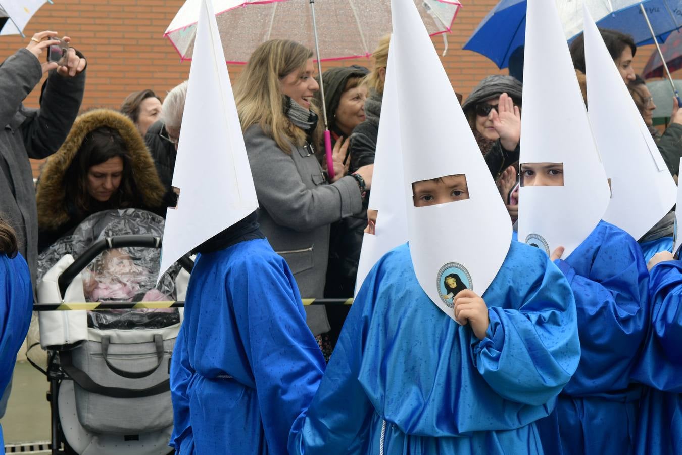 Fotos: Procesión infantil en el colegio Amor de Dios de Valladolid