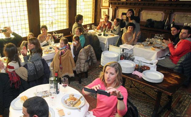 Los hosteleros alertan del aumento de reservas falsas en restaurantes de Segovia
