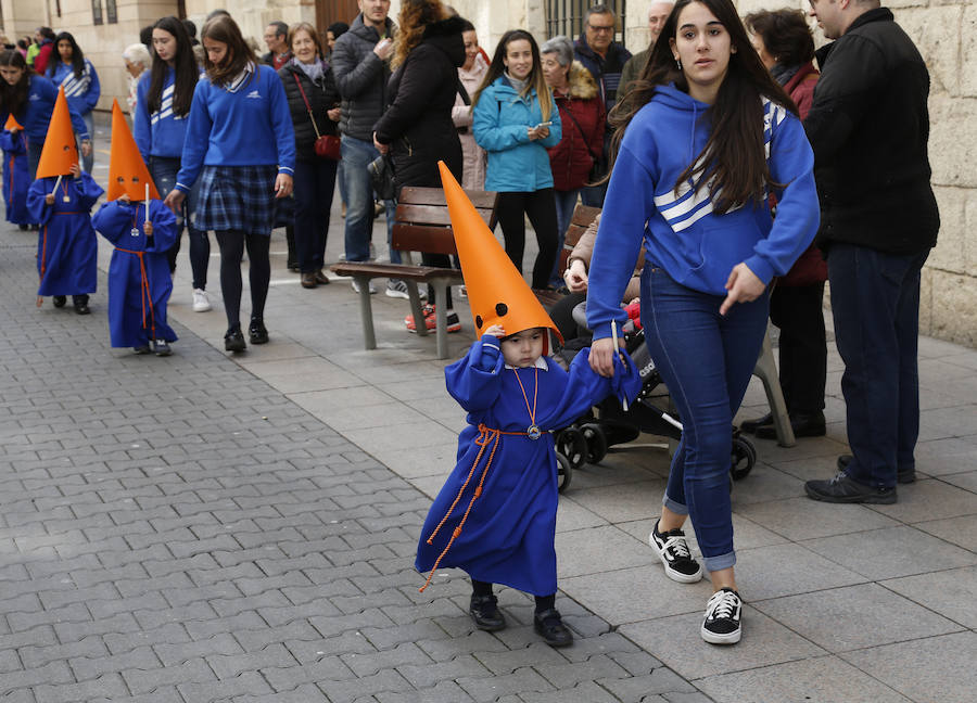 Fotos: Los niños inauguran la Semana Santa de Palencia