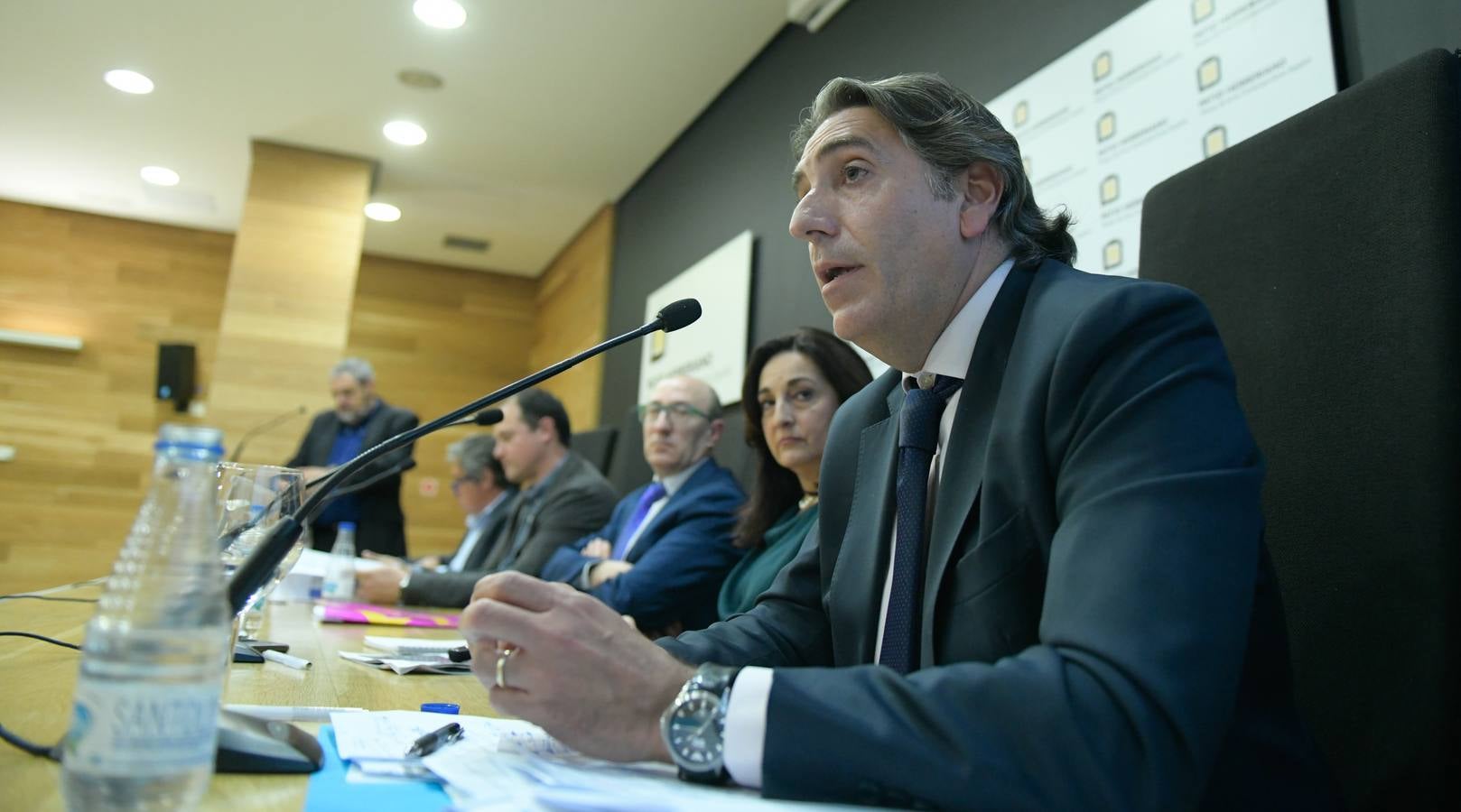 Encontrar propuestas innovadoras para dinamizar el comercio minorista y definir fórmulas para apoyar a los nuevos emprendedores y comerciantes de este sector tan importante para la economía vallisoletana son los objetivos principales del encuentro organizado por el Ayuntamiento de Valladolid en colaboración con El Norte de Castilla