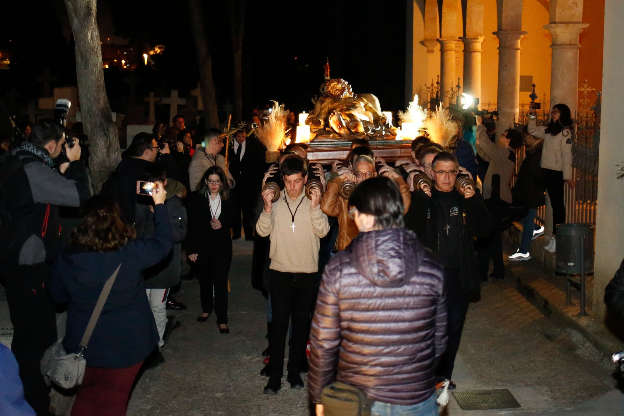 Fotos: Traslado del Cristo del Amor y de la Paz en Salamanca