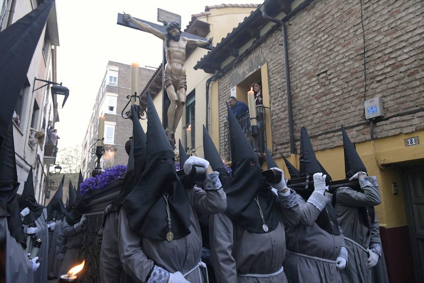 La Procesión de las Cinco Llagas ha recorrido el centro de Valladolid
