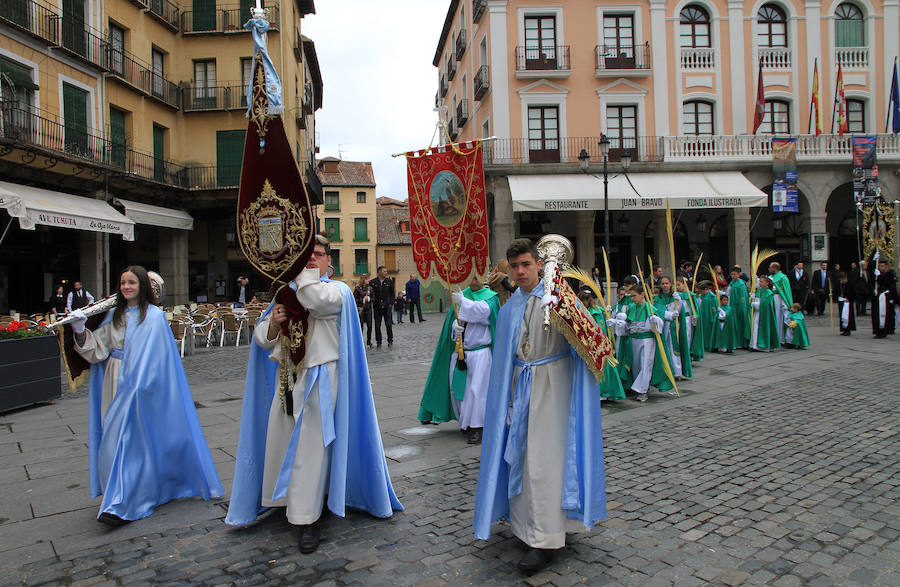 Fotos: Domingo de Ramos. Bendición de las palmas en San Miguel