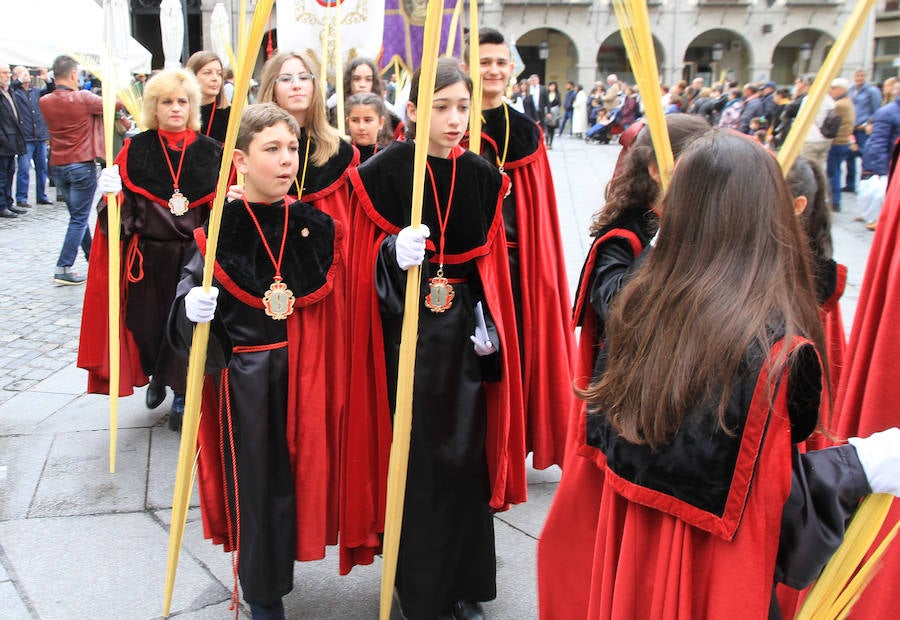 Fotos: Domingo de Ramos. Bendición de las palmas en San Miguel