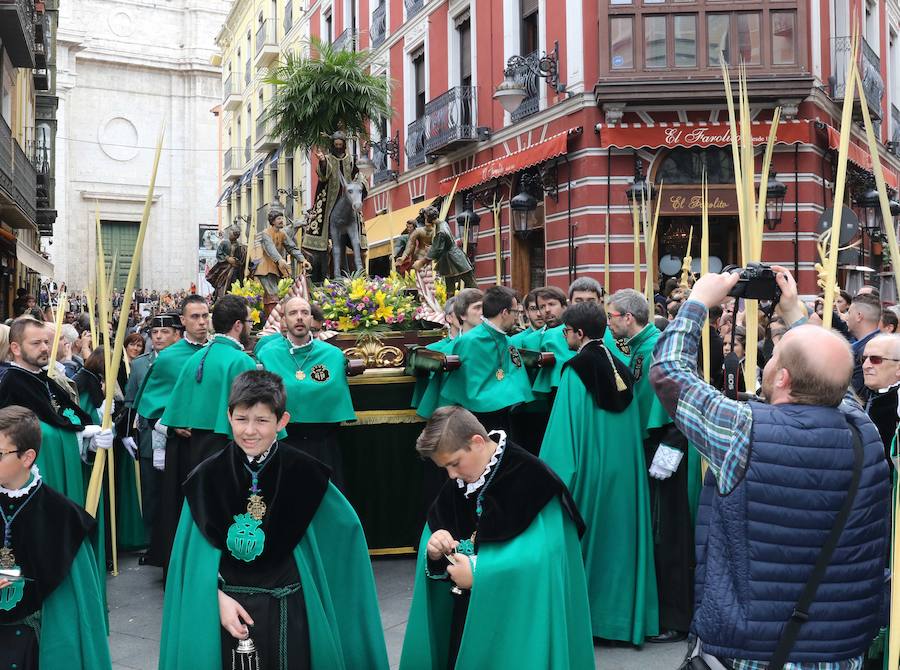 Fotos: Procesión de Las Palmas en Valladolid
