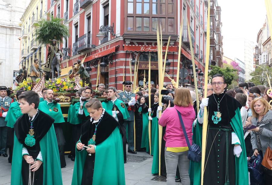 Fotos: Procesión de Las Palmas en Valladolid