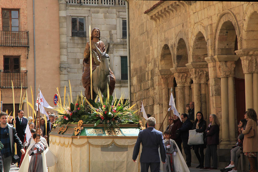 Fotos: Procesión de la Borriquilla en Segovia