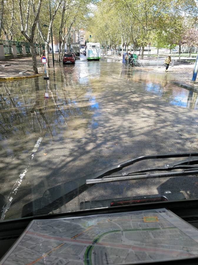 Imágenes de la tormenta de agua y granizado que ha descargado durante veinticinco minutos sobre Valladolid.