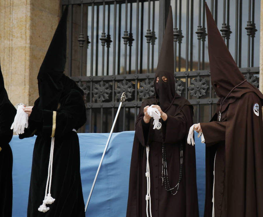 Fotos: Procesión de Las Cinco LLagas en Palencia