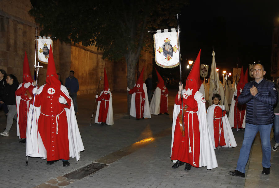 Fotos: Procesión de Las Cinco LLagas en Palencia