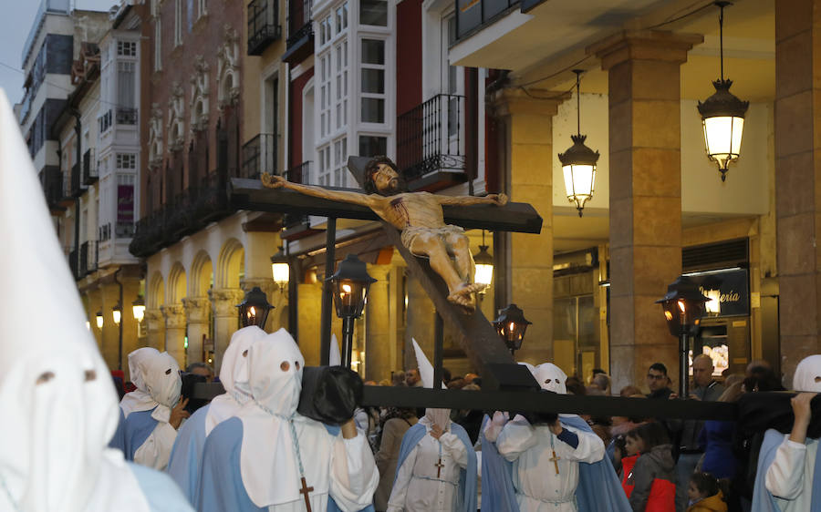 Fotos: Procesión de Las Cinco LLagas en Palencia