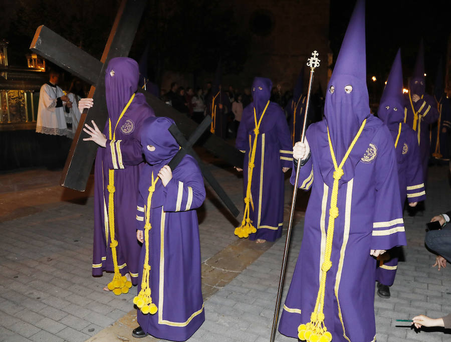 Fotos: Procesión de Las Cinco LLagas en Palencia