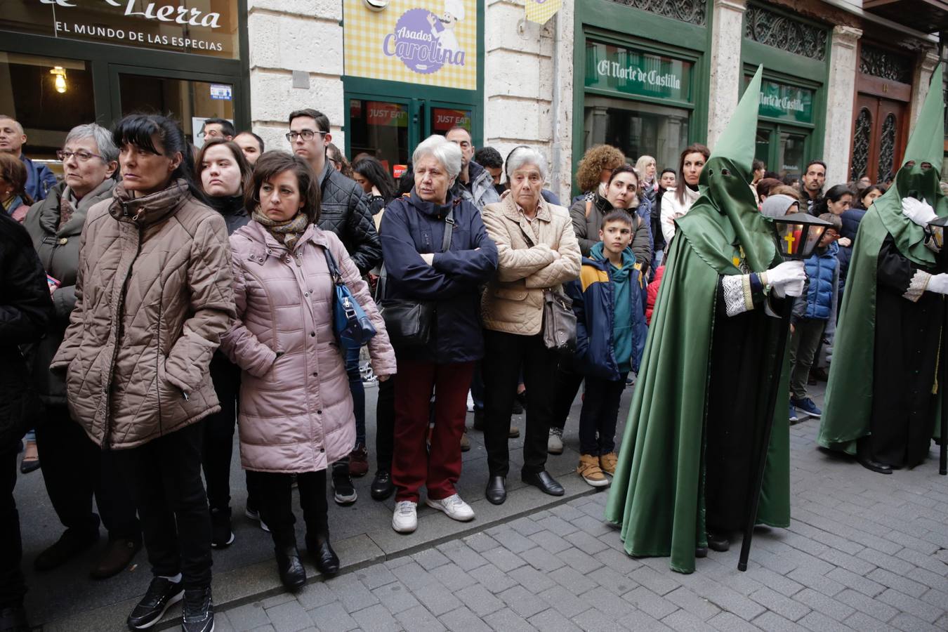 Fotos: Público en la procesión del Santísimo Rosario del Dolor de Valladolid (1/2)