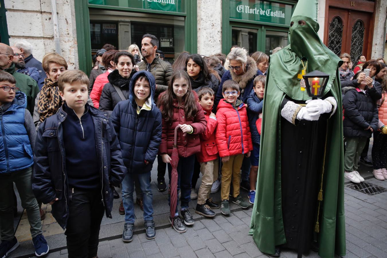 Fotos: Público en la procesión del Santísimo Rosario del Dolor de Valladolid (1/2)