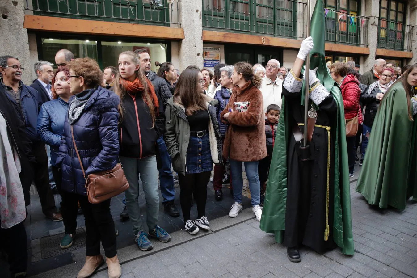 Fotos: Público en la procesión del Santísimo Rosario del Dolor de Valladolid (1/2)