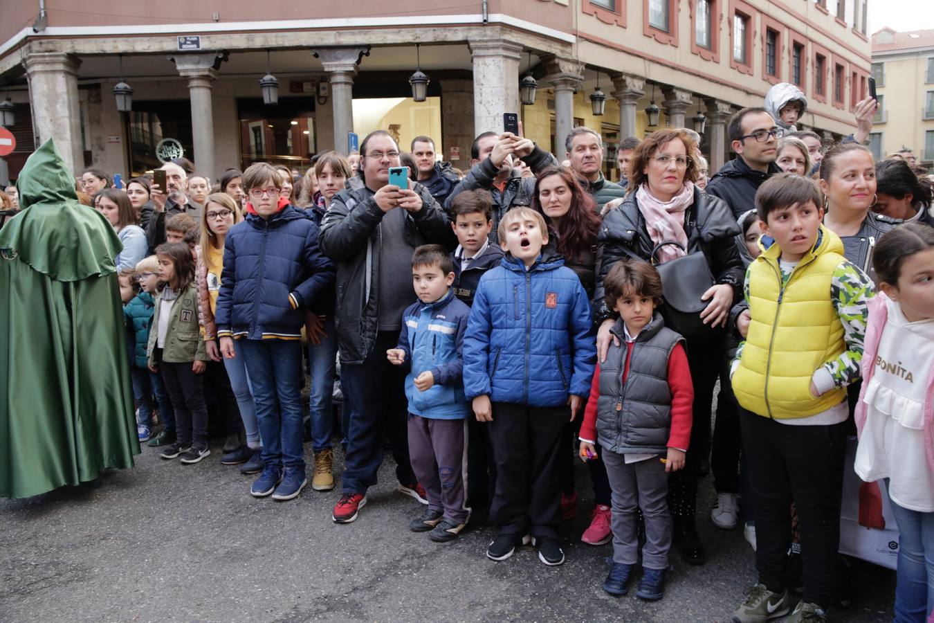 Fotos: Público en la procesión del Santísimo Rosario del Dolor de Valladolid (2/2)