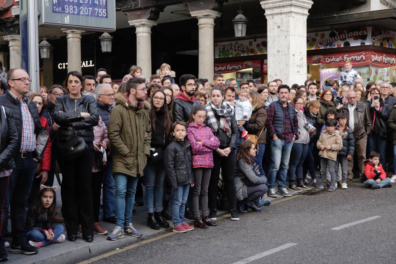 Fotos: Público en la procesión del Santísimo Rosario del Dolor de Valladolid (2/2)