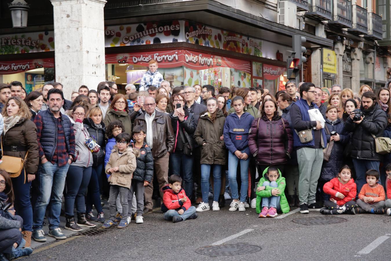 Fotos: Público en la procesión del Santísimo Rosario del Dolor de Valladolid (2/2)