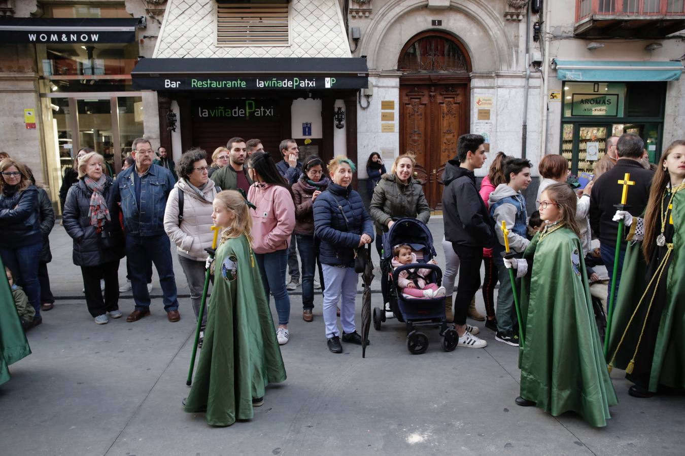 Fotos: Público en la procesión del Santísimo Rosario del Dolor de Valladolid (2/2)