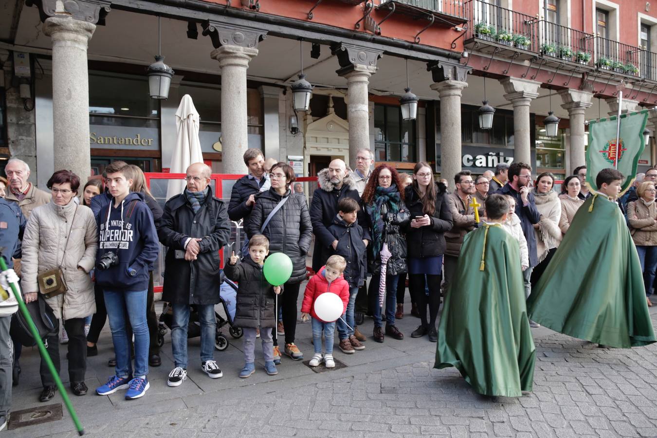 Fotos: Público en la procesión del Santísimo Rosario del Dolor de Valladolid (2/2)