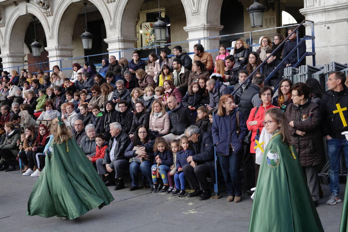 Fotos: Público en la procesión del Santísimo Rosario del Dolor de Valladolid (2/2)