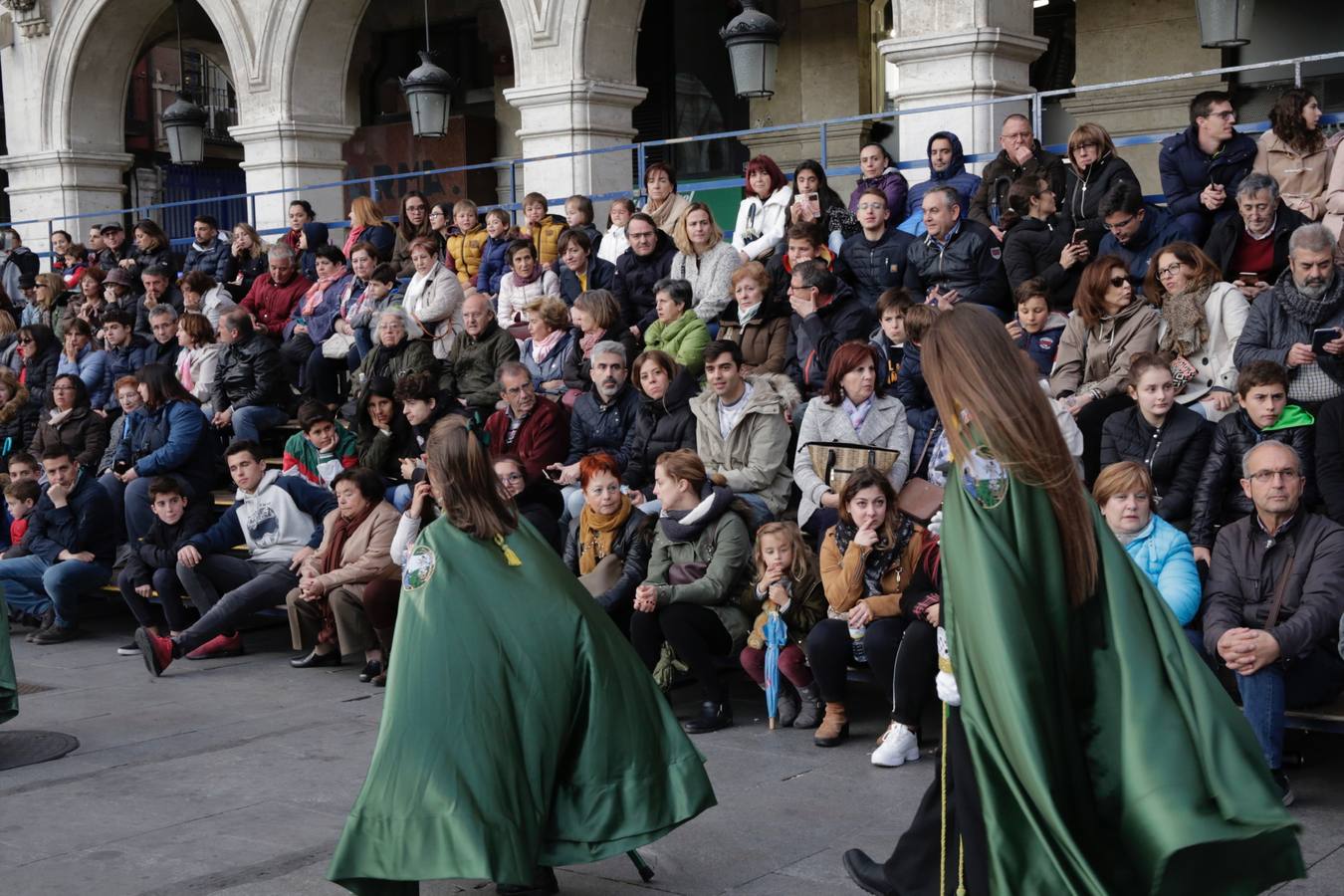 Fotos: Público en la procesión del Santísimo Rosario del Dolor de Valladolid (2/2)