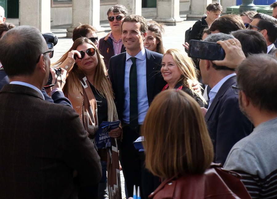 Fotos: El líder del PP, Pablo Casado, de visita por Segovia