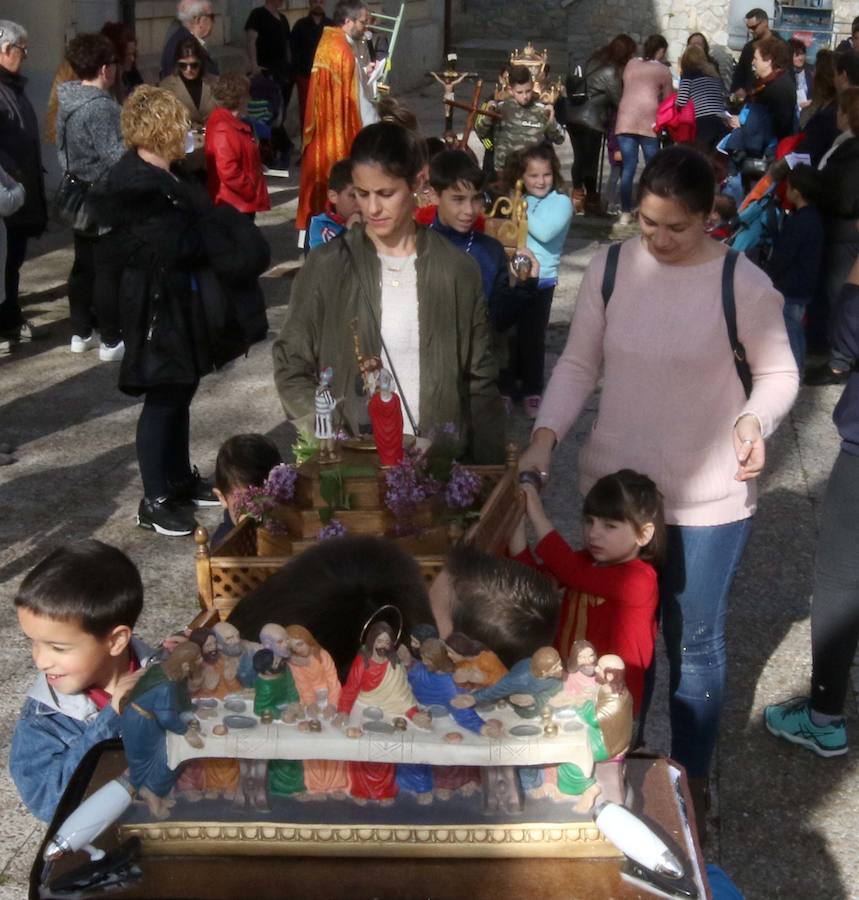 Fotos: Via crucis de los niños en el barrio de San José
