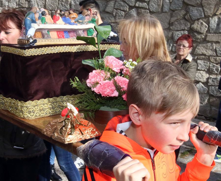 Fotos: Via crucis de los niños en el barrio de San José