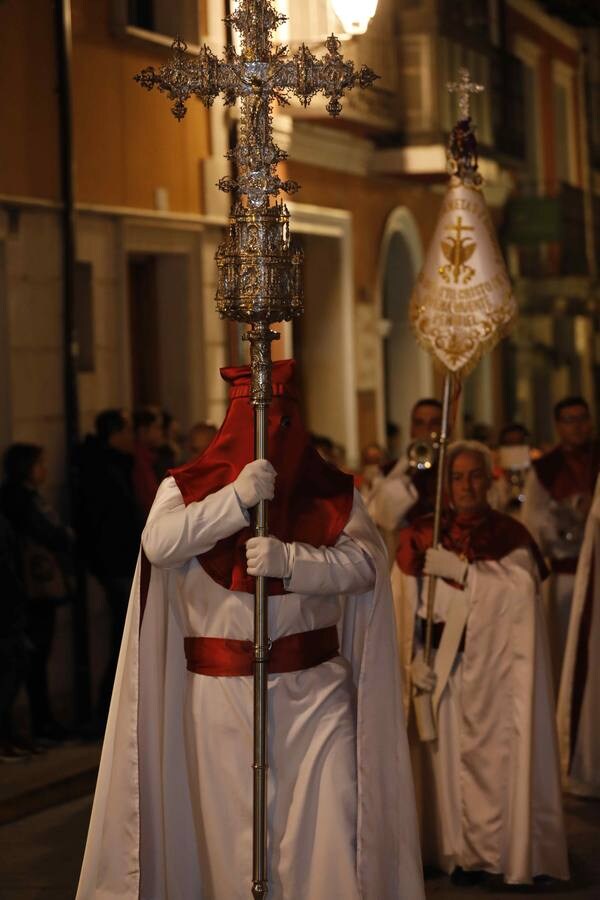 Pese a la amenaza de lluvia, salió con sus dos imágenes titulares, un crucificado gótico, en carroza, y el Cristo de la Agonía, a hombros