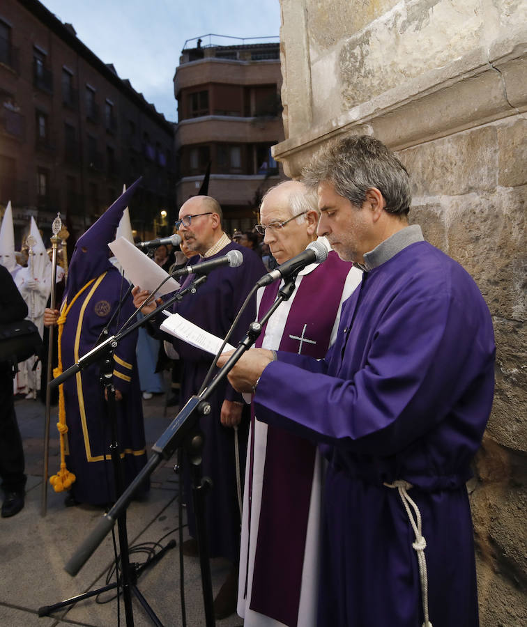 Fotos: Procesión del Prendimiento en Palencia