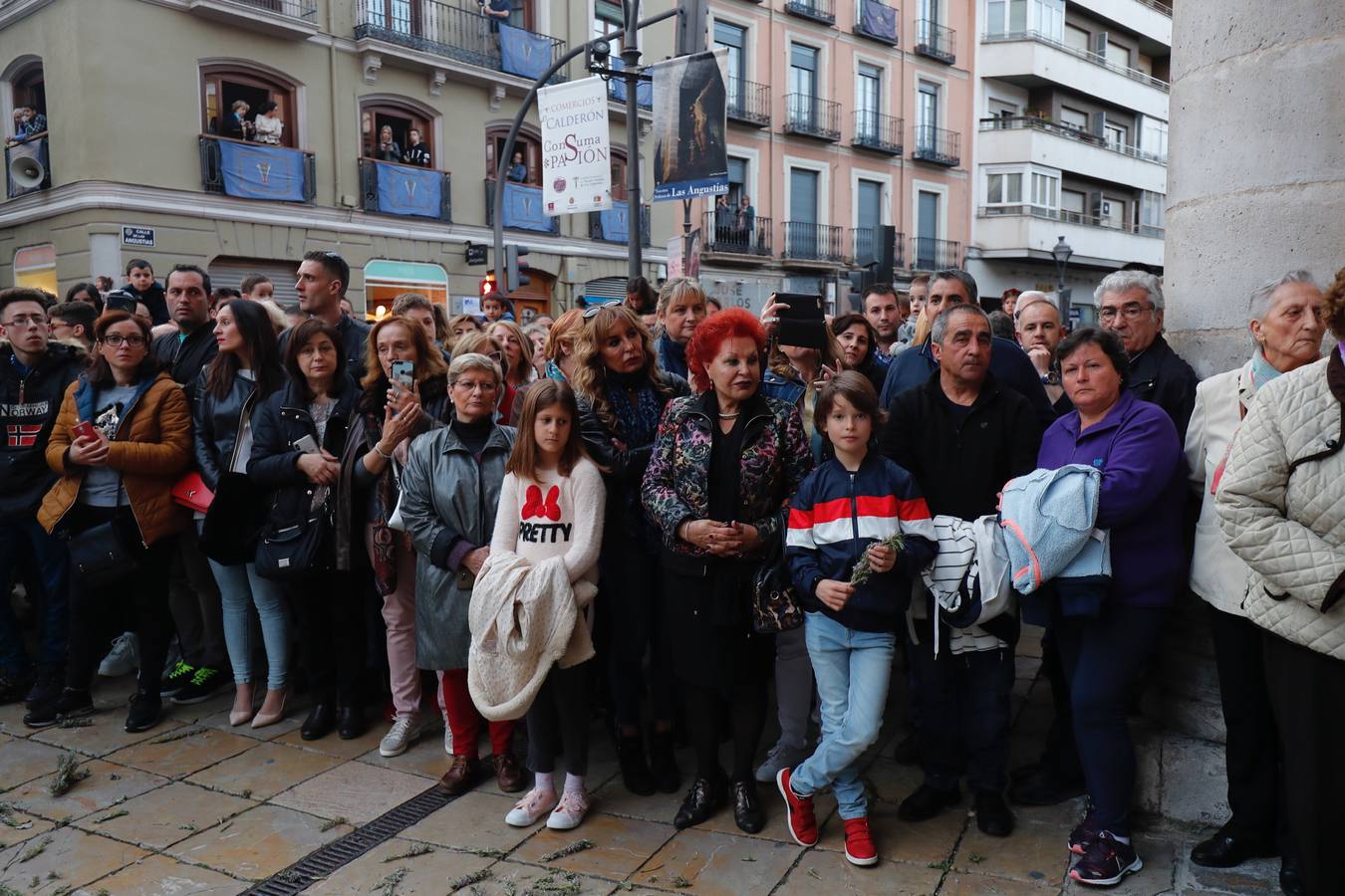 Fotos: Público en la procesión del Encuentro del Martes Santo en Valladolid (1/2)