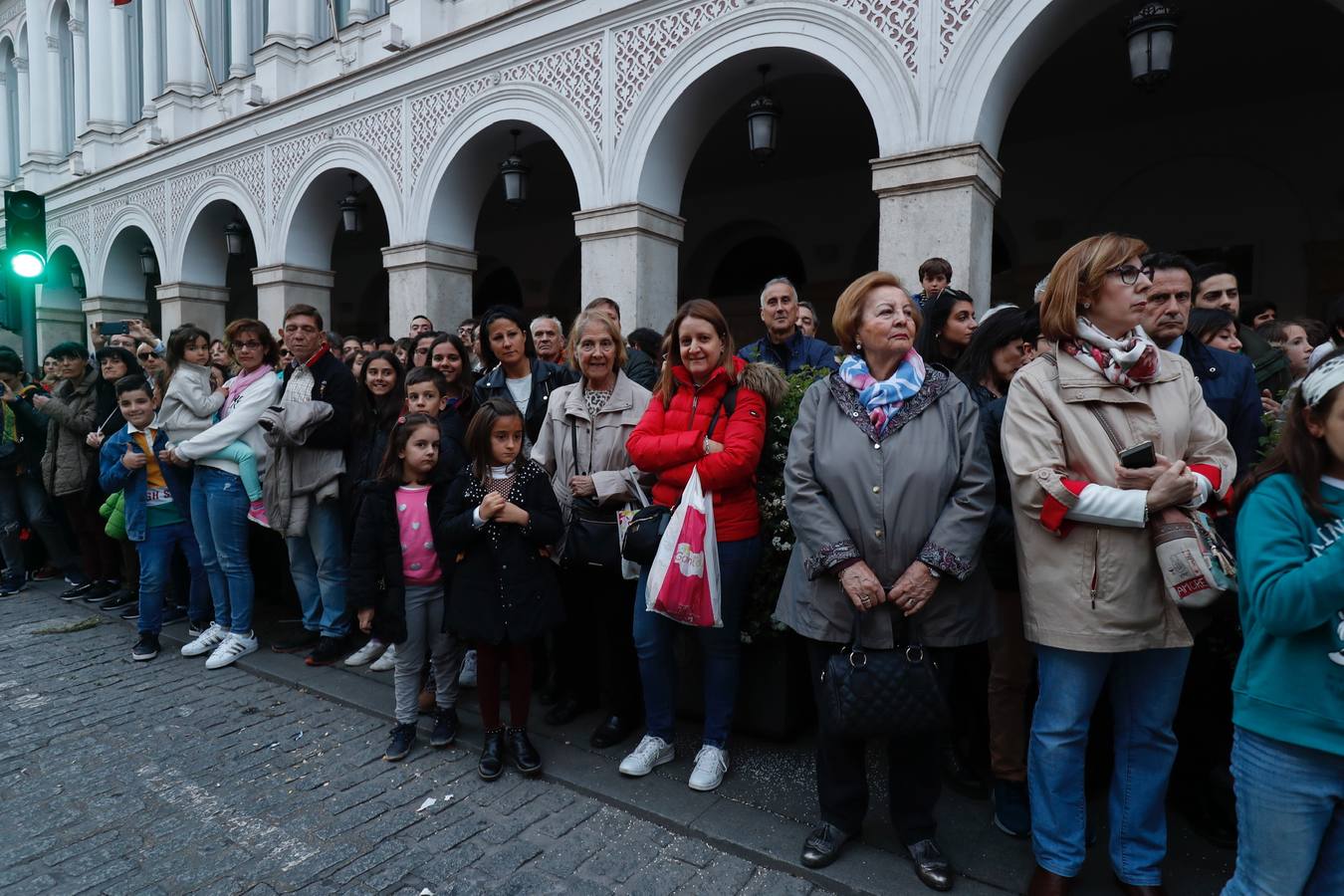 Fotos: Público en la procesión del Encuentro del Martes Santo en Valladolid (1/2)