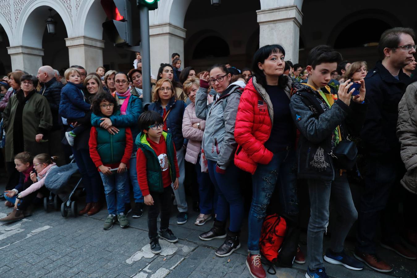 Fotos: Público en la procesión del Encuentro del Martes Santo en Valladolid (1/2)