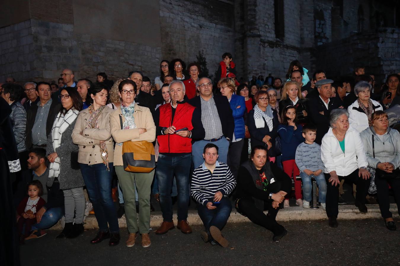 Fotos: Público en la procesión del Encuentro del Martes Santo en Valladolid (2/2)