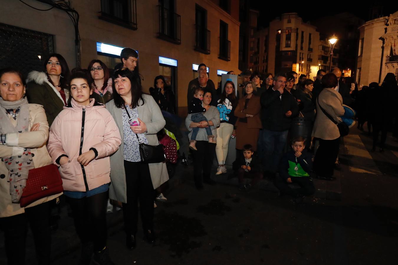 Fotos: Público en la procesión del Encuentro del Martes Santo en Valladolid (2/2)