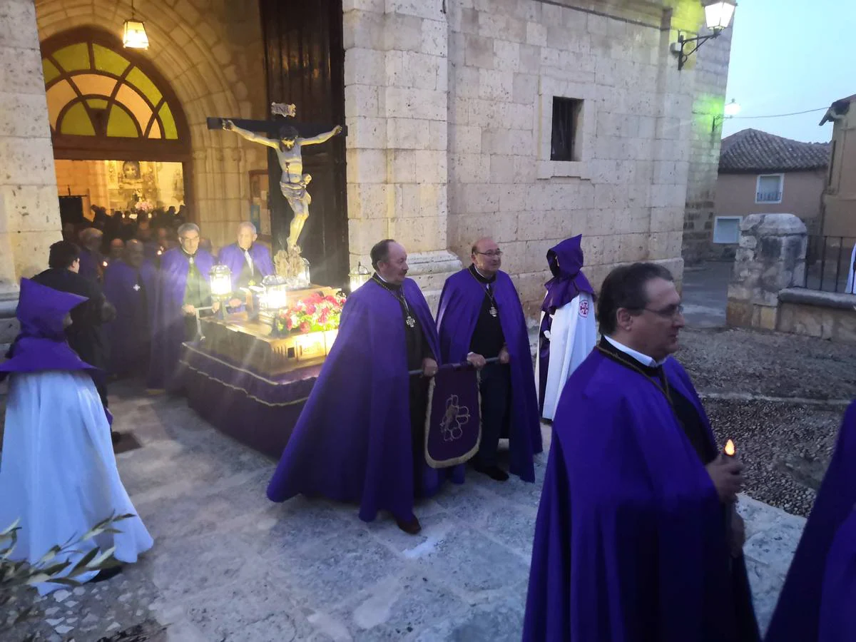 Participaron las cofradías del Santo Sepulcro de la localidad y la del Descendimiento y Santo Cristo de la Buena Muerte de Valladolid