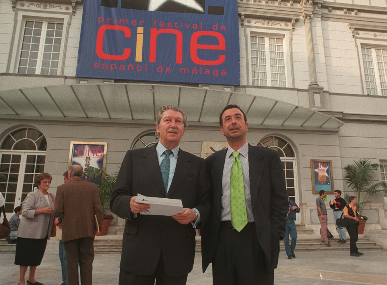 998. Manuel Alcántara con José Luis Garci, en la primera edición del Festival de Cine Español de Málaga.