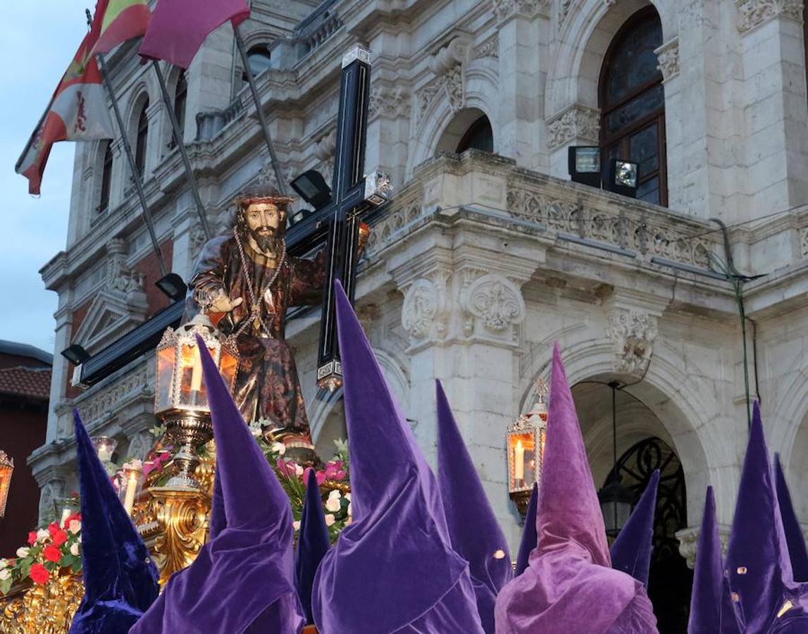 Salida del Vía Crucis Procesional por las calles de Valladolid