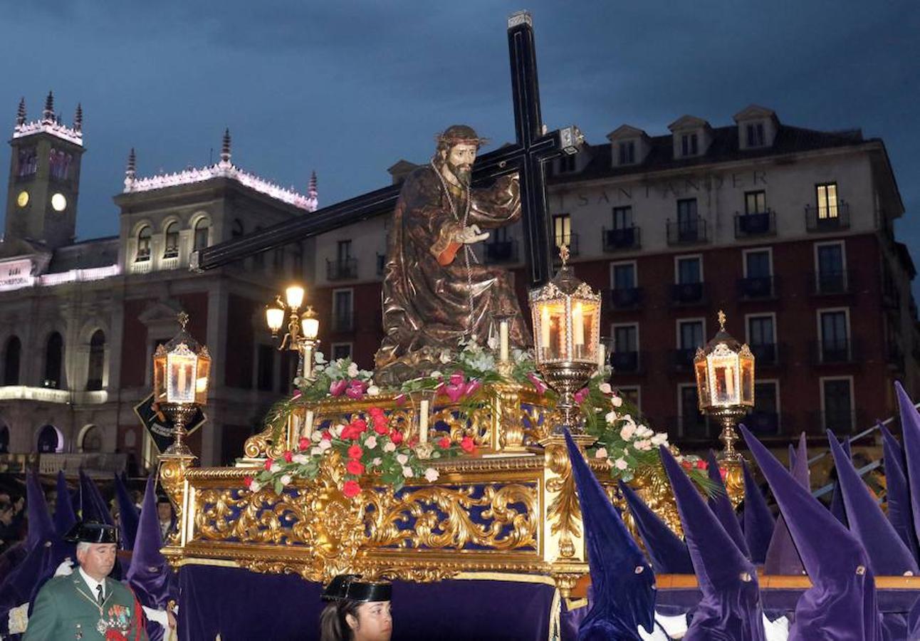 Salida del Vía Crucis Procesional por las calles de Valladolid