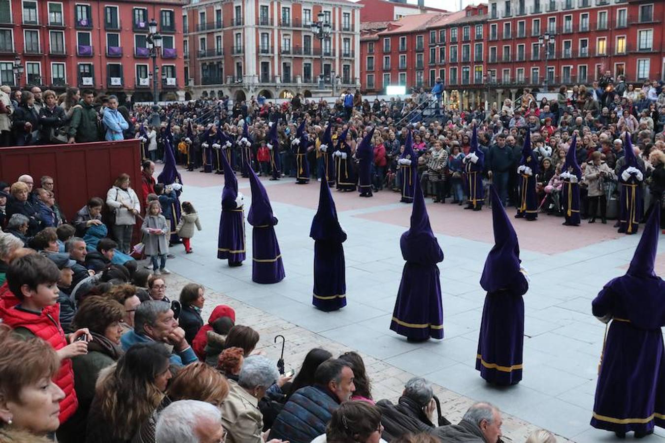 Salida del Vía Crucis Procesional por las calles de Valladolid