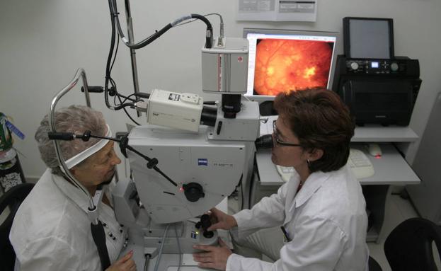 Consulta de Oftalmología en el San Telmo de Palencia. :: V. HERRERO