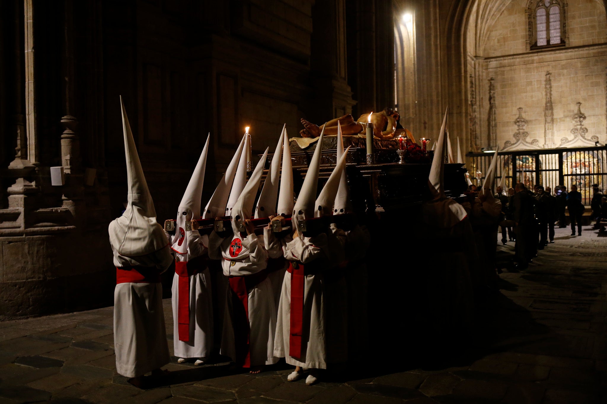 Fotos: El Yacente no pudo salir de la Catedral de Salamanca