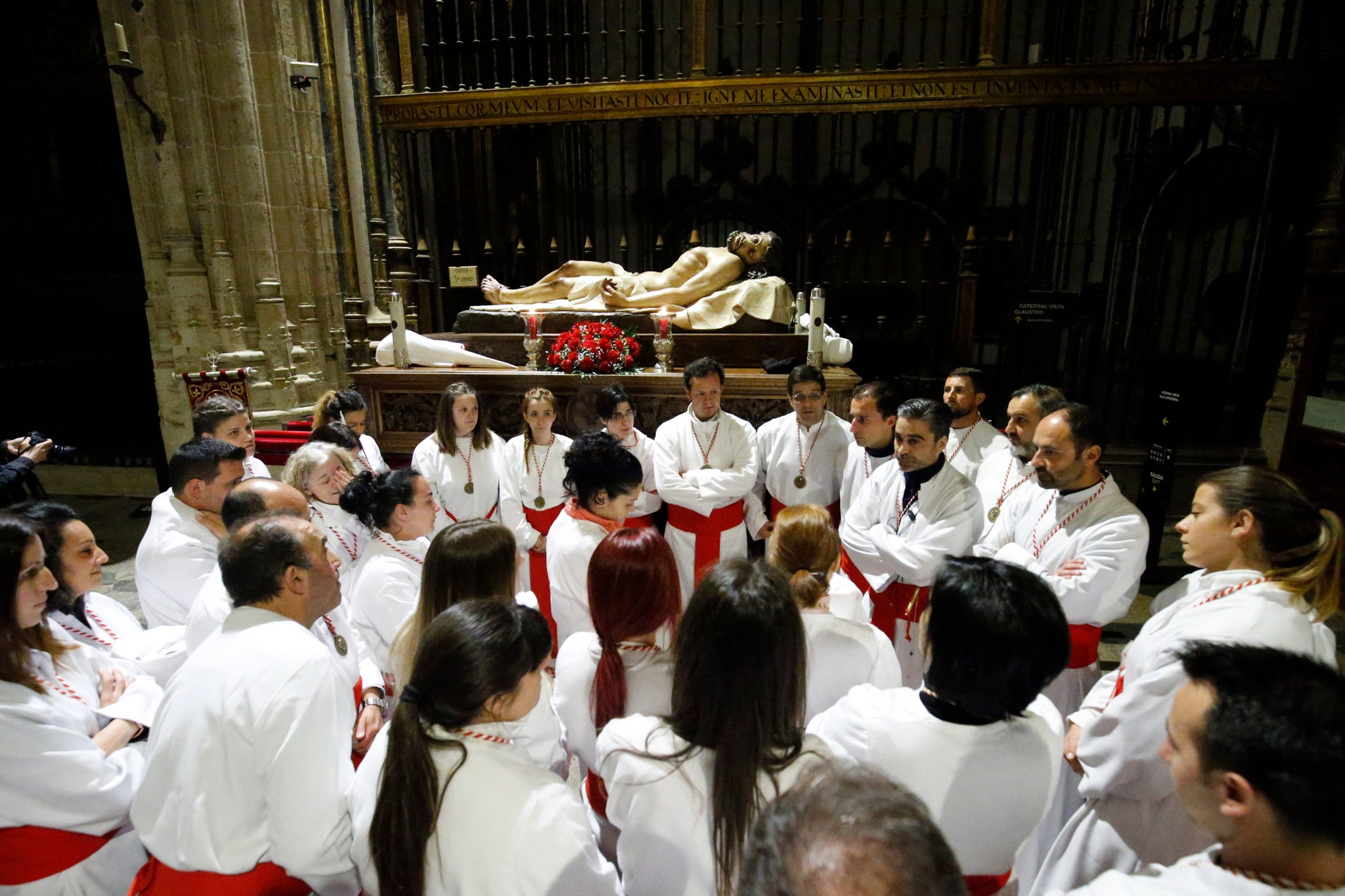 Fotos: El Yacente no pudo salir de la Catedral de Salamanca