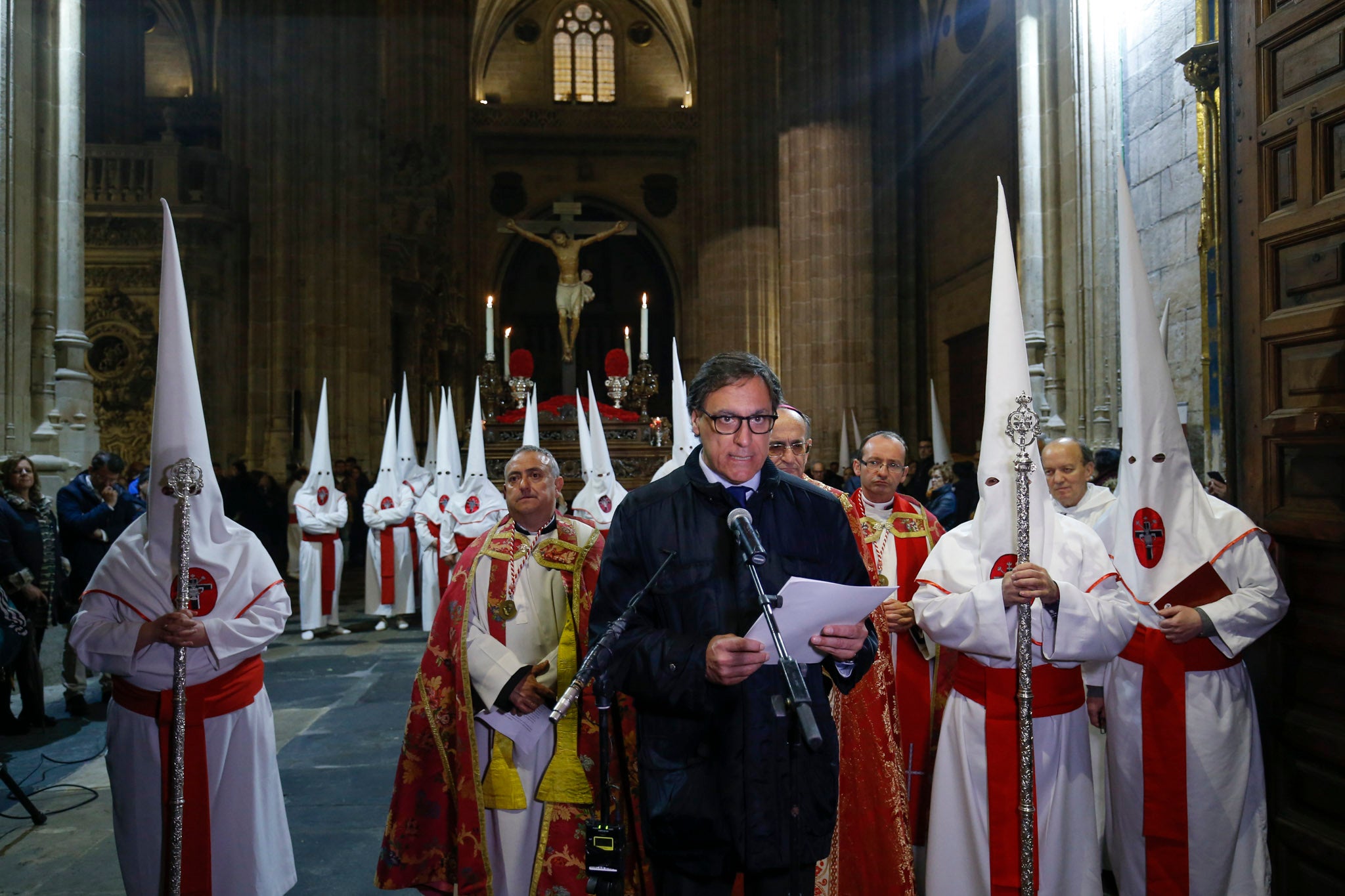 Fotos: El Yacente no pudo salir de la Catedral de Salamanca