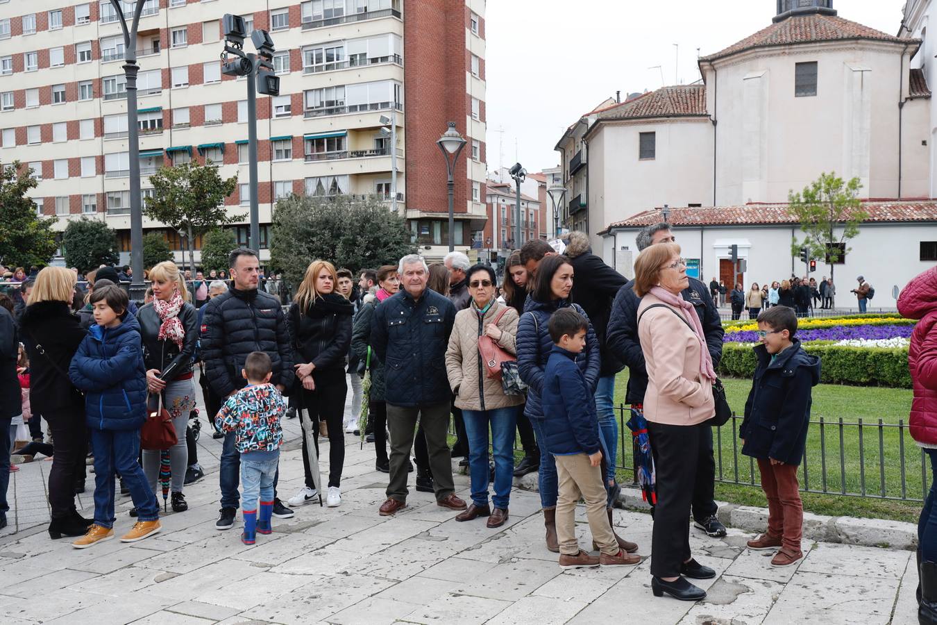 Fotos: La procesión de Penitencia y Caridad de Valladolid, suspendida por la lluvia